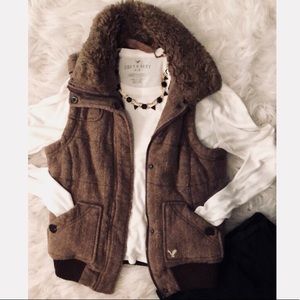 AE Authentic Wool Vest